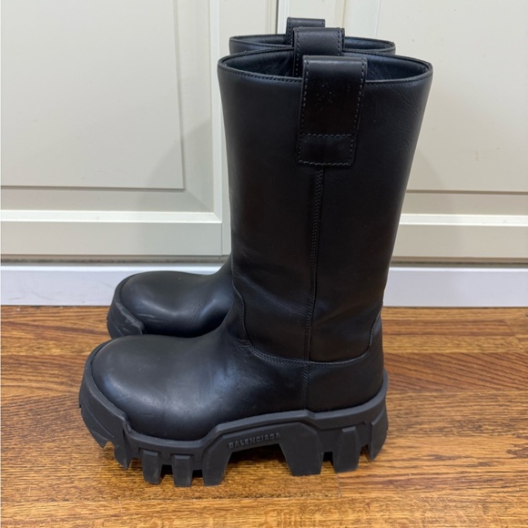 Balenciaga Bulldozer Boot - Picture 1 of 4
